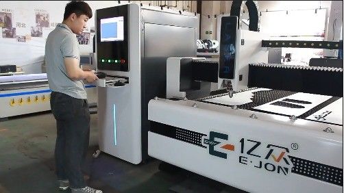 Servomotor met een lager verbruik FUJI Lasersnijmachine met vezels voor snelsnijden