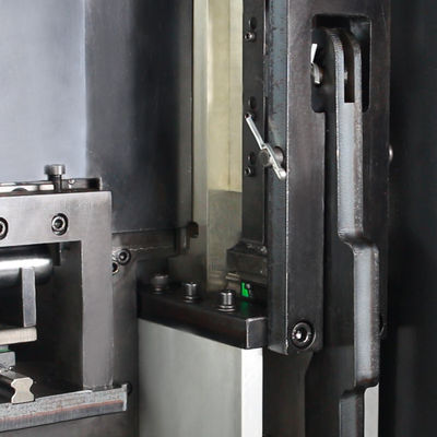 Verwerking van legeringsmateriaal EJON ET20C V-snijmachine
