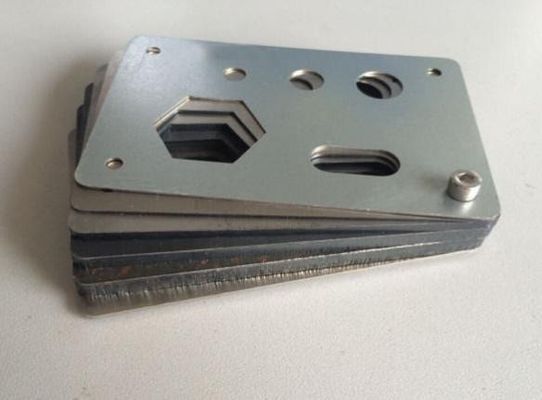 YZ900 Automatische metaalplaatpoetsmachine voor lasersnijonderdelen
